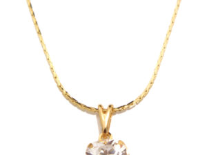 Colar com pingente de zircônia de coração com banho de ouro