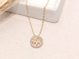 Colar e pingente de Árvore da Vida com banho ouro com micro zircônias e detalhes em ouro branco