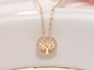 Colar e pingente de Árvore da Vida com banho ouro com micro zircônias e detalhes em ouro branco